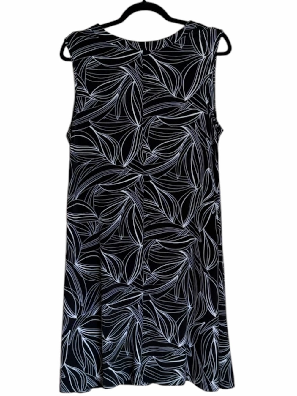 Chico's Black White Leaf Print Sleeveless V Neck A line Dress. Size Large. - Picture 5 of 6